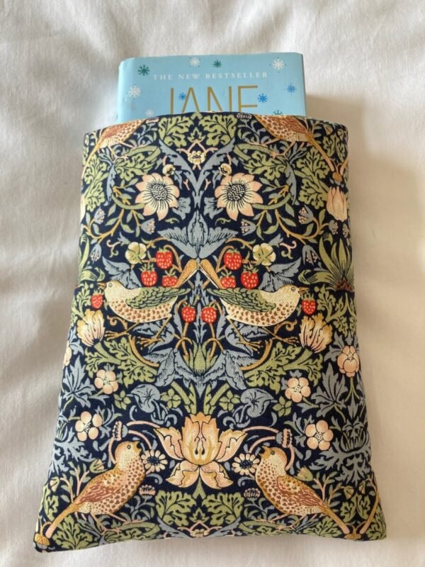 William Morris 'The Strawberry Thief' Padded Book Sleeve /Book Pouch /Book Protector/Book Lover Gift /Bookworm /Paperback cover - Image 4